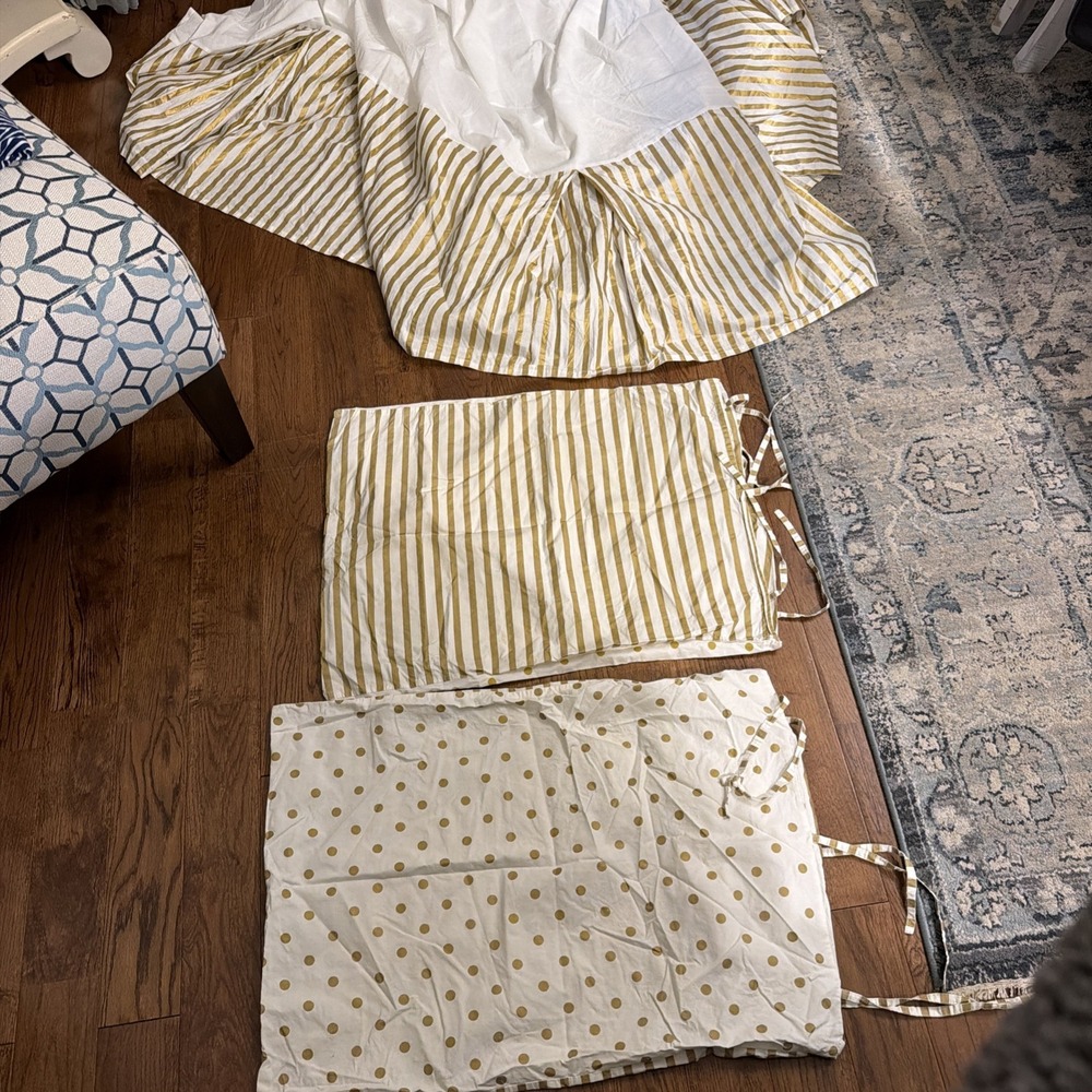 Pottery Barn Teen  Full Emily & Merrit Gold stripe Metallic Dust‎ Ruffle 2 Shams